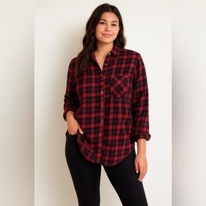 Women’s Plaid Flannel Shirt – Red & Black – Size Medium, Pre-Owned
